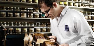 Με σήμα «ΕΛΛΑ-ΔΙΚΑ ΜΑΣ» ο καφές της οικογένειας Δρακούλη