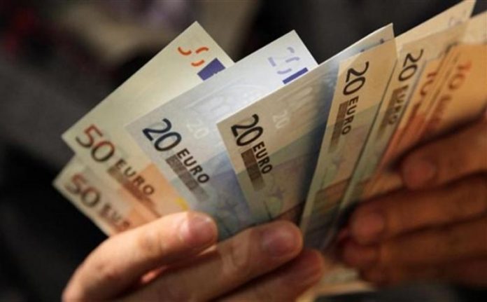 Στα 1.175 ευρώ ο μέσος μικτός μισθός στην Ελλάδα