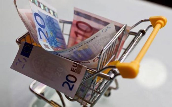 ΣΕΒ: Ετήσιο όφελος 300 ευρώ από προσφορές σε σούπερ μάρκετ