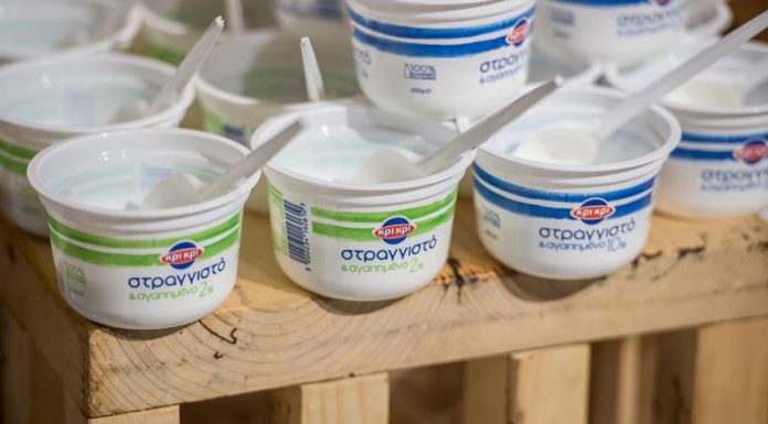 Νέο στραγγιστό γιαούρτι από την Κρι Κρι Νέο στραγγιστό γιαούρτι από την Κρι Κρι