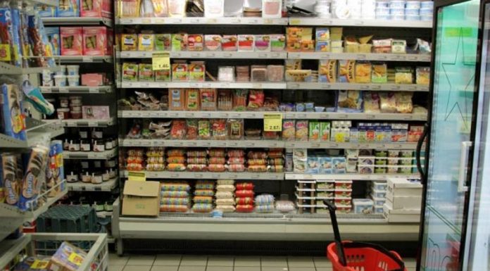 Τόνοι επικίνδυνων τροφίμων σε σούπερ μάρκετ στην Αττική