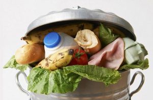 Στα σκουπίδια τρόφιμα αξία 1,3 τρισ. ευρώ