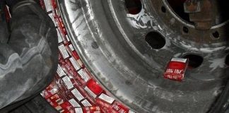 Απίστευτη κρυψώνα λαθραίων τσιγάρων σε αυτοκίνητο