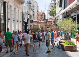 Άνοδος στο τζίρο του λιανεμπορίου το καλοκαίρι του 2018