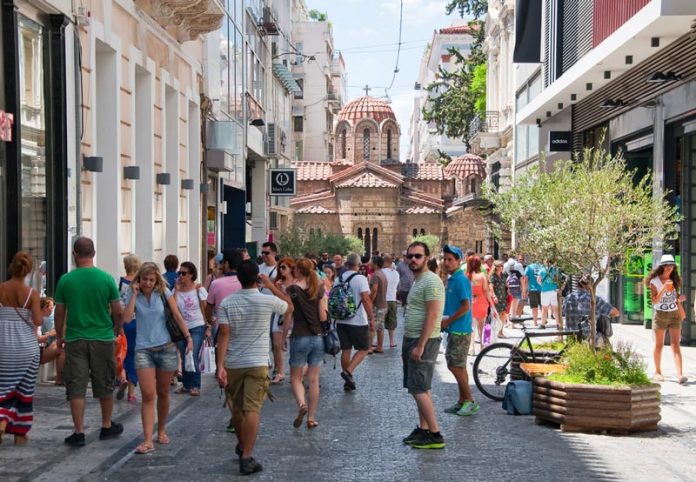 Άνοδος στο τζίρο του λιανεμπορίου το καλοκαίρι του 2018