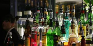 Λαθραία τσιγάρα και ποτά στην αγορά