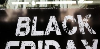 Στη "μάχη" της Black Friday και τα σούπερ μάρκετ
