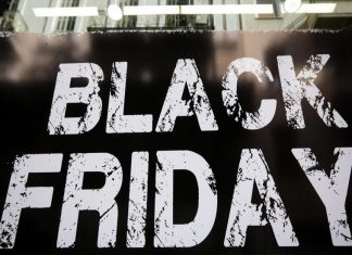 Στη "μάχη" της Black Friday και τα σούπερ μάρκετ