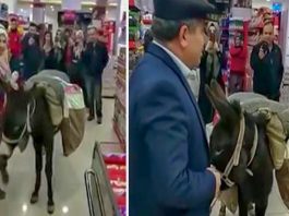 Με γάιδαρο στο σούπερ μάρκετ, για να μην πληρώσουν τις σακούλες Με γάιδαρο στο σούπερ μάρκετ, για να μην πληρώσουν τις σακούλες