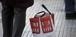 «Αντίδοτο» στο τέλος για τις σακούλες από 4 Δήμους