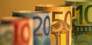 Τρόφιμα και χαρτικά "ανεβάζουν" τους τζίρους του Νοεμβρίου