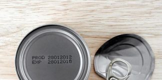 Ληγμένα τρόφιμα γεμάτα έντομα κατασχέθηκαν από τον ΕΦΕΤ