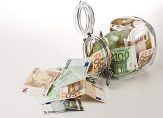 Αύξηση 762 εκατ. ευρώ στις καταθέσεις των επιχειρήσεων