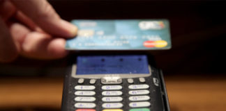 Παράταση στο όριο των 50 ευρώ για τις ανέπαφες συναλλαγές