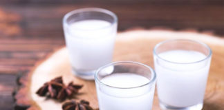 Χιλιάδες λίτρα λαθραίου ούζου και λικέρ στη Ρόδο