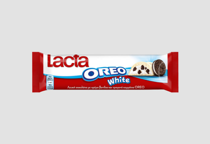 Λευκή μπάρα Lacta με μπισκότα Oreo