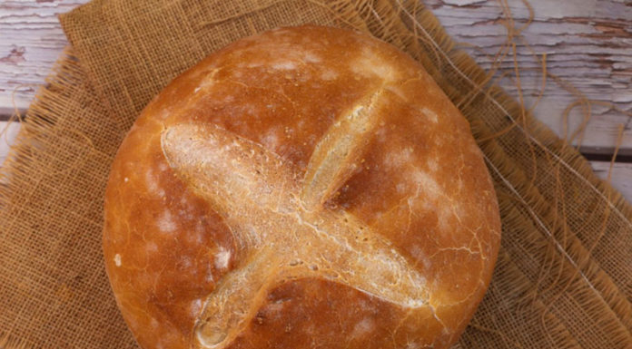 Χωριάτικο και ψωμί για τοστ "ψηφίζουν" οι Έλληνες