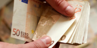 Επεκτείνεται το επίδομα των 800 ευρώ