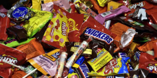 "Ανεβαίνουν" τα snacks με κέρδος ως και 60% για τα μίνι μάρκετ