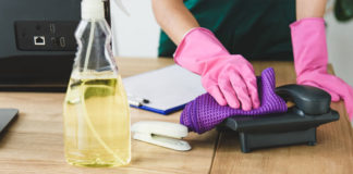 Πάνω από 700% η αύξηση σε καθαριστικά και μαντηλάκια