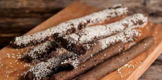Food trend: Προϊόντα από χαρούπι "κερδίζουν" τα ράφια