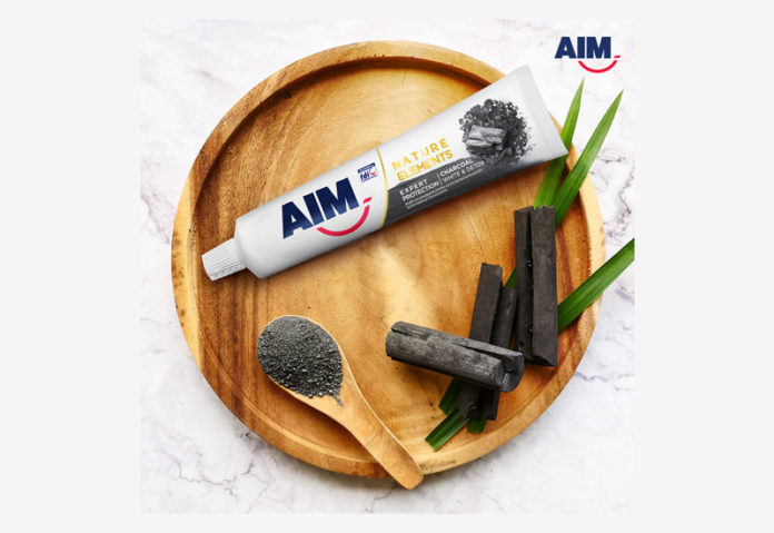 Οδοντόκρεμα AIM με ενεργό άνθρακα