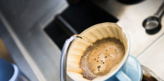 Αλλαγές στα προϊόντα καφέ φέρνουν οι millennials
