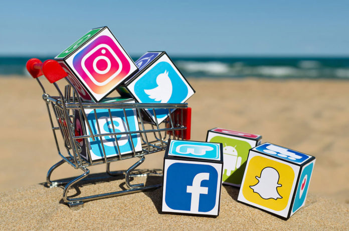 Μίνι Μάρκετ Social Media