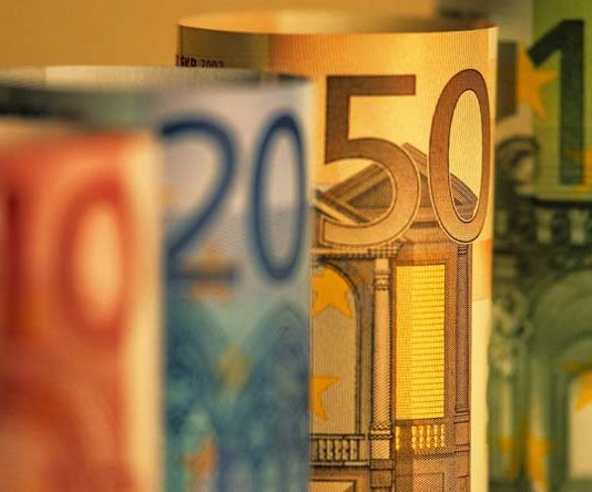ΑΑΔΕ: Ξεμπλοκάρουν οι δεσμευμένοι λογαριασμοί – Ποιοι μπορούν να κάνουν αίτηση