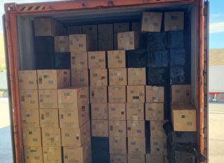 Εκατομμύρια λαθραία τσιγάρα κατασχέθηκαν στον Πειραιά