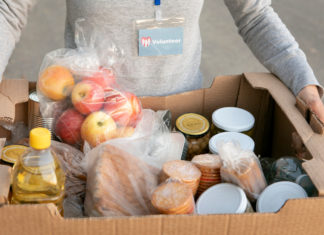 Συγκεντρώνονται τρόφιμα και είδη πρώτης ανάγκης για τους πληγέντες από τις φωτιές