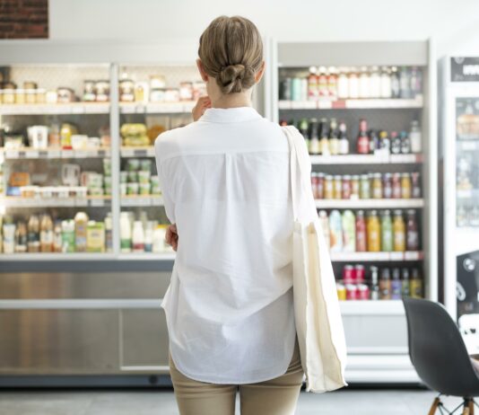 Καταναλωτικές συνήθειες: Περισσότερη αισιοδοξία με έμφαση στην τιμή