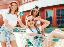 Gen Z: Τι αγοράζει η νέα γενιά καταναλωτών από μίνι μάρκετ και περίπτερα