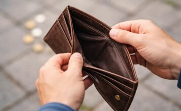 ΕΛΣΤΑΤ: Κίνδυνος φτώχειας για το 14,9% του πληθυσμού