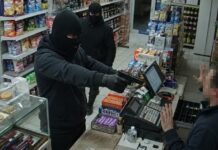 Εικόνες τρόμου από τη δράση της σπείρας στη Χαλκιδική – Βίντεο από μίνι μάρκετ “δένει” την υπόθεση