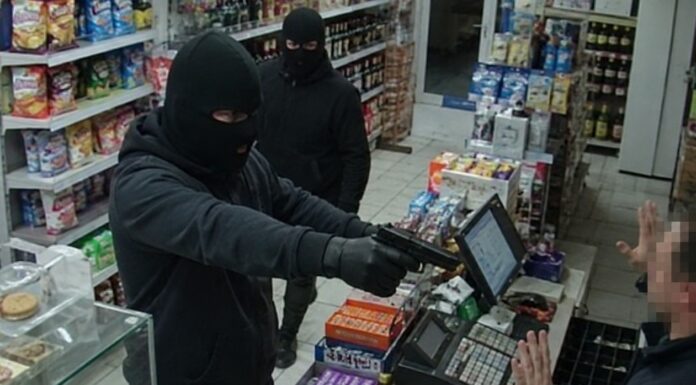 Εικόνες τρόμου από τη δράση της σπείρας στη Χαλκιδική – Βίντεο από μίνι μάρκετ “δένει” την υπόθεση