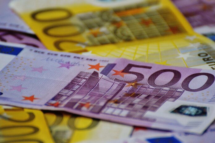 alexas_fotos-money-1508440_1280
