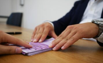 Άνοδος καταθέσεων και χρηματοδότησης τον Ιούνιο – Πρωταγωνιστούν οι επιχειρήσεις