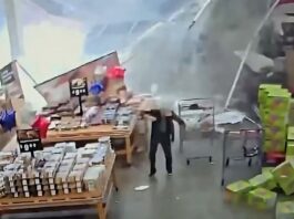 ΗΠΑ: Κατέρρευσε οροφή σε σούπερ μάρκετ λόγω ισχυρής κακοκαιρίας (video)