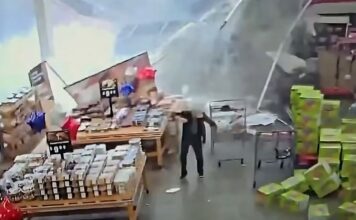 ΗΠΑ: Κατέρρευσε οροφή σε σούπερ μάρκετ λόγω ισχυρής κακοκαιρίας (video)